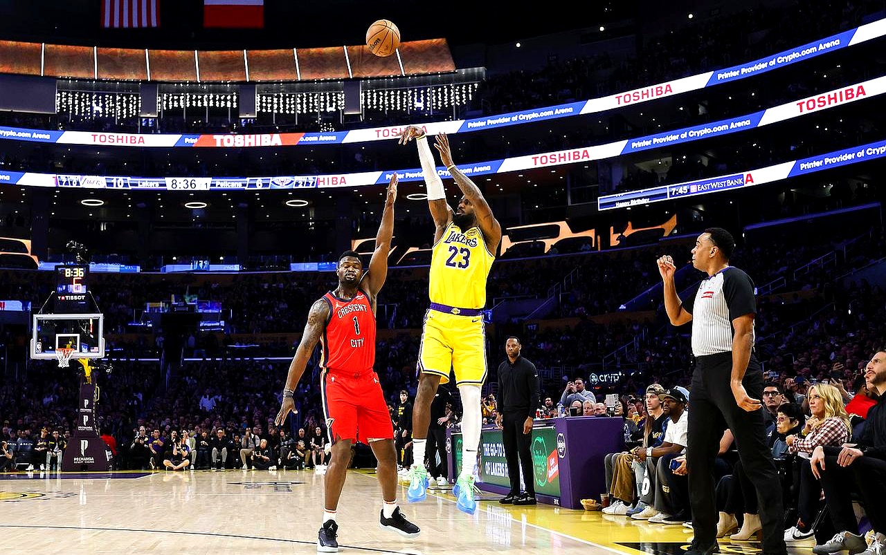 ipad版-詹姆斯迎来三赛季出色发挥，老鹰观众热烈欢呼！的简单介绍