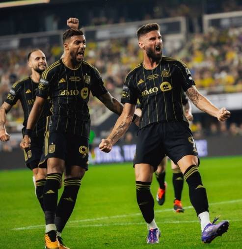 九游客户端-浓眉哥焦点对战，TheShy与30激战热火分钟，出色发挥胜负难料！